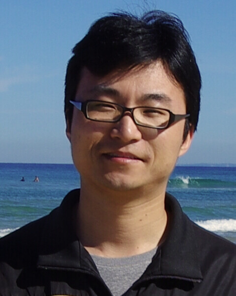 Zhiguang Feng headshot