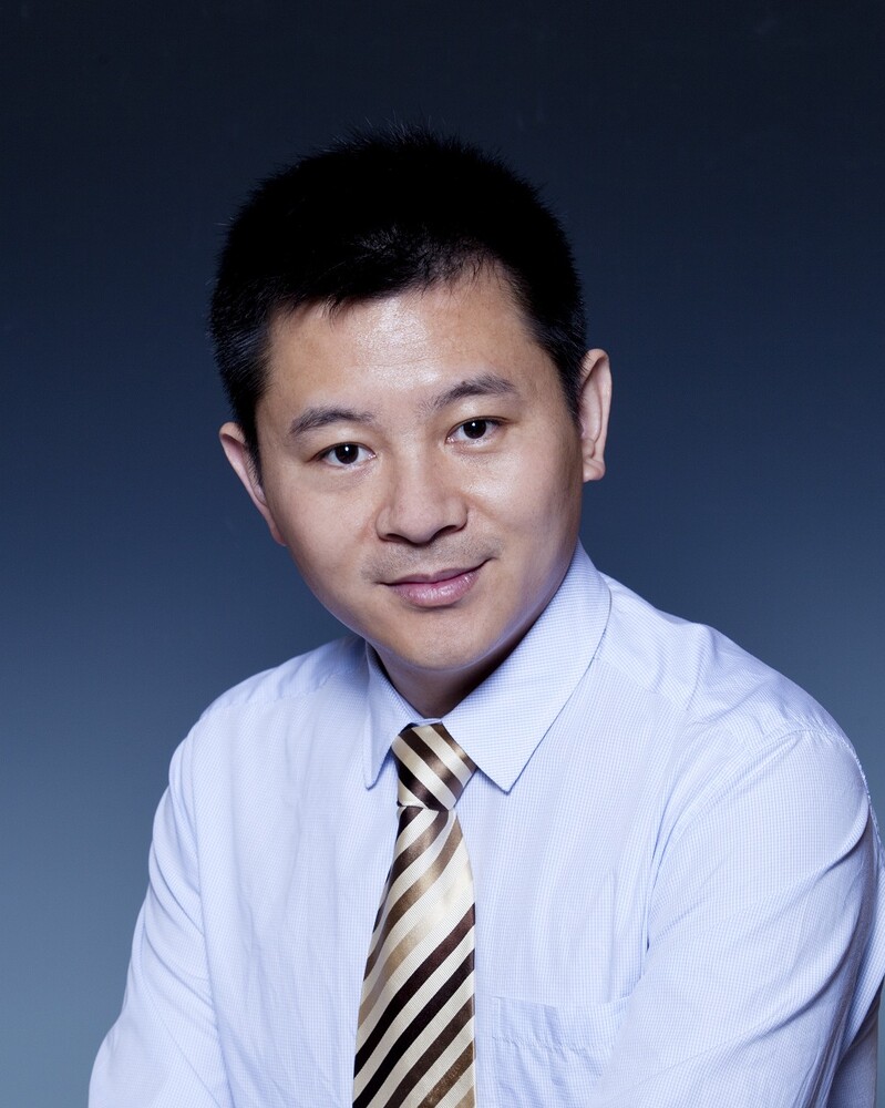 Shengbo Eben Li headshot